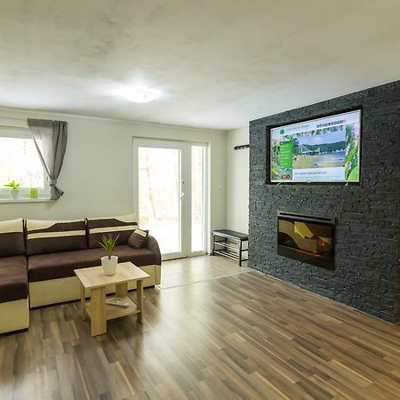 Lesni Penzion Vranov Vranov nad Dyjí Extérieur photo