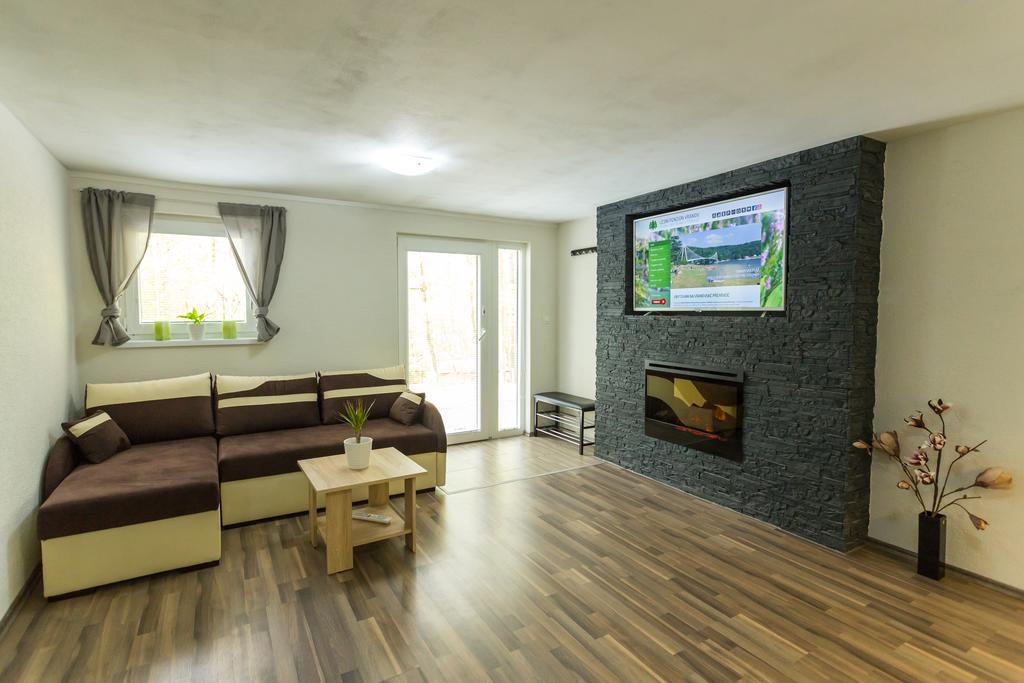 Lesni Penzion Vranov Vranov nad Dyjí Extérieur photo